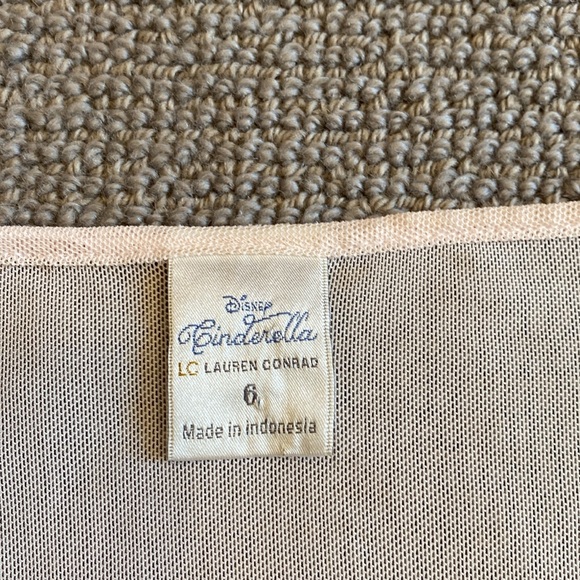 Disney Princess dress - Picture 6 of 6